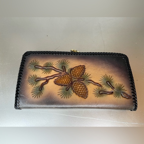 Vintage Hand Tooled Whipstitch Leather Wallet - Duck & Pinecone Kisslock - Picture 2 of 6